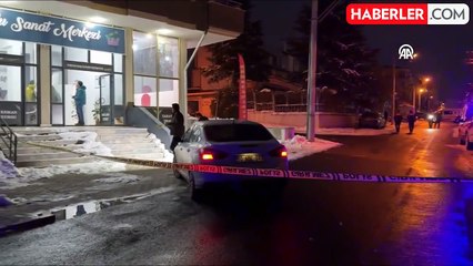 Sokak ortasında dehşet! Can havliyle iş yerine sığınan genç kadından acı haber