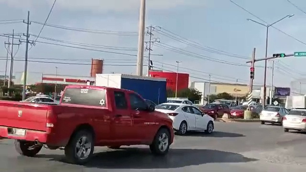 Es carretera Mezquital un peligro para peatones y automovilistas