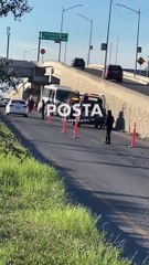 Vuelca camión de personal en Salinas Victoria