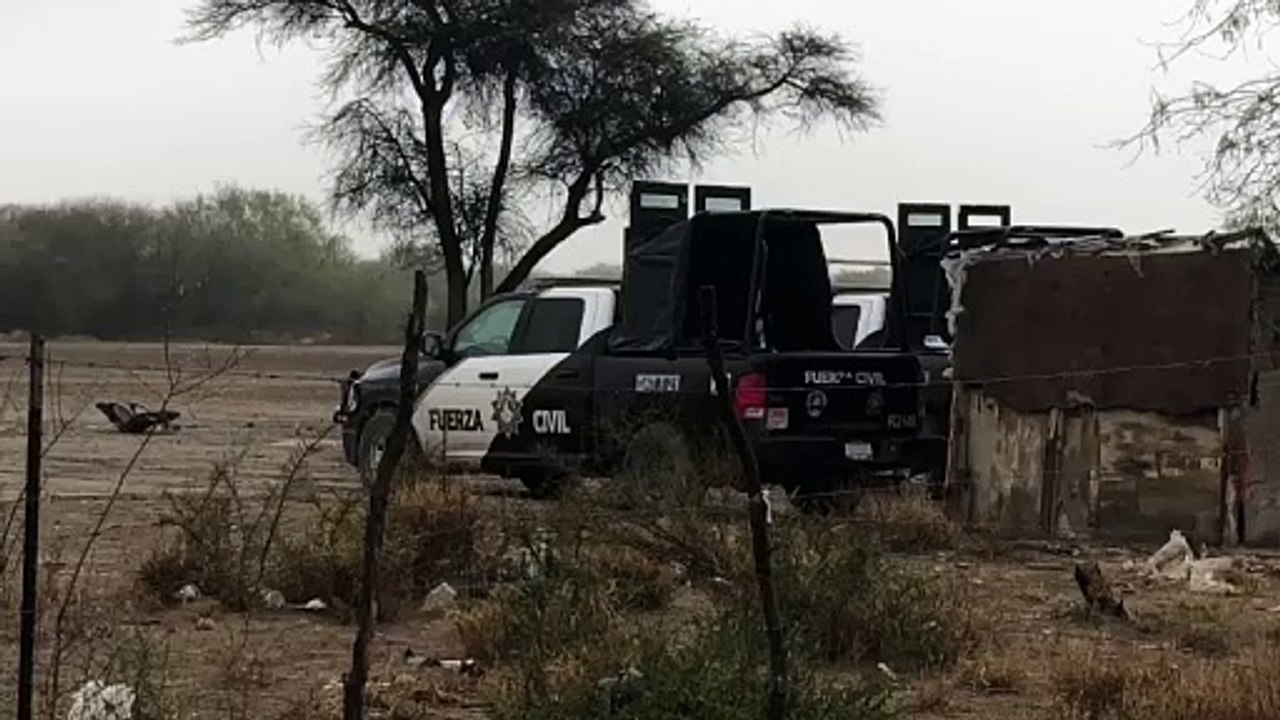 Hallan 2 cuerpos en cancha de futbol en Escobedo