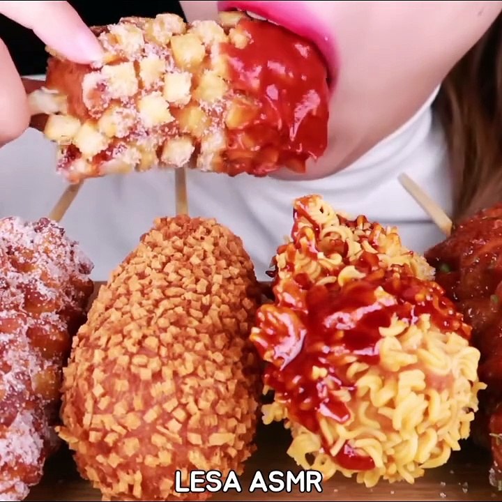 Follow for more ASMR videos🌮🍟 Credits: @lesaasmr #mukbang #asmr #fastfood #asmreating