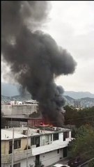 Incendio consume negocio en la Nuevo Repueblo en Monterrey