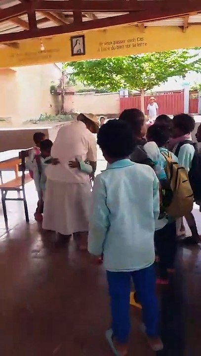 Le retour de soeur Elsy