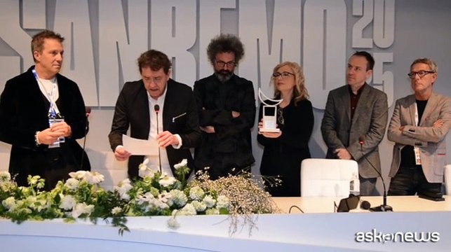 Simone Cristicchi riceve il Premio Lunezia a Sanremo 2025