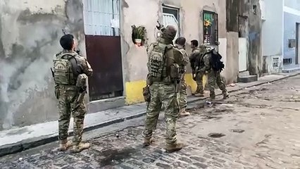 Operação integrada na Bahia prende líder de facção em casa de luxo no Litoral Norte