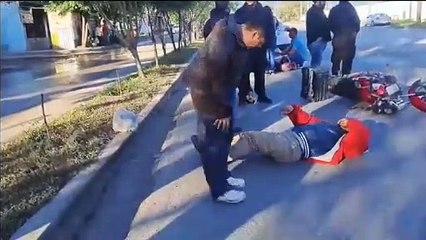 Atropellan a estudiante, intentó ganarle el paso a una moto