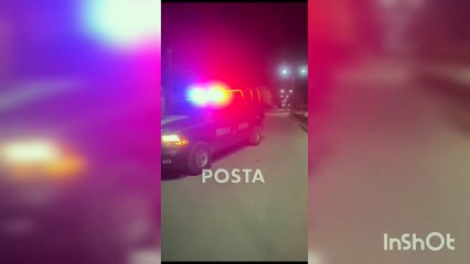 Entra en su camioneta a la cocina de una casa, por falla mecánica