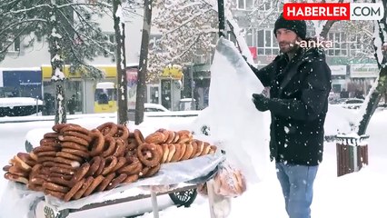 Aksaray'da Kar Yağışı Simit Satışlarını Zorluyor