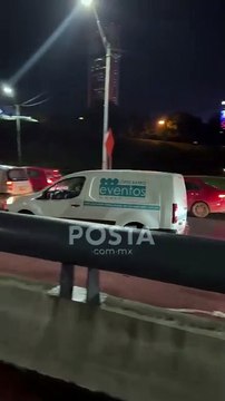 Cierre de carriles asfixia avenida Constitución en Monterrey