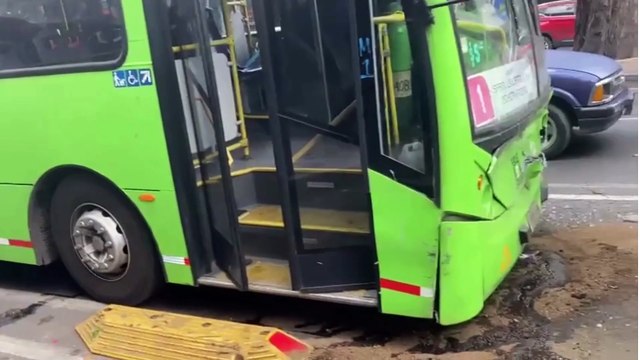 Choque de RTP y camión concesionado en Cuauhtémoc deja 13 lesionados