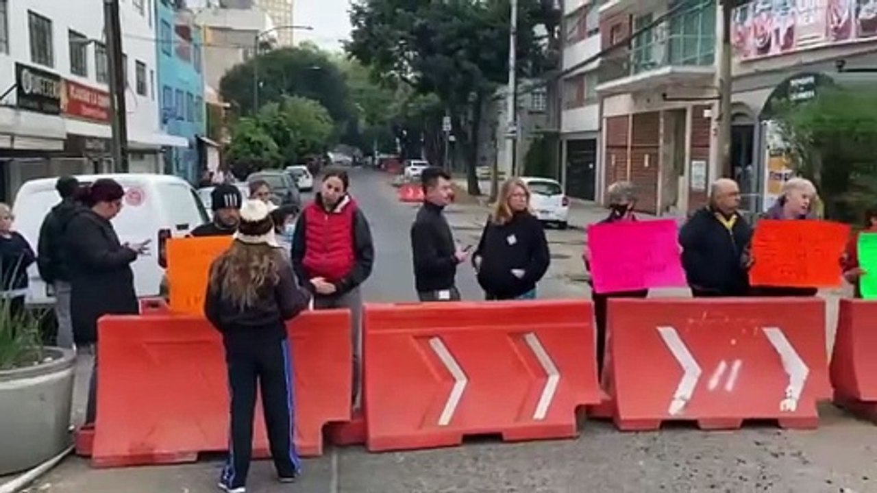 Obras inconclusas por SACMEX movilizan a vecinos en la Del Valle