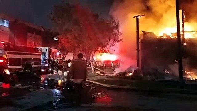 Moviliza a rescatistas Incendio en carbonera en Monterrey