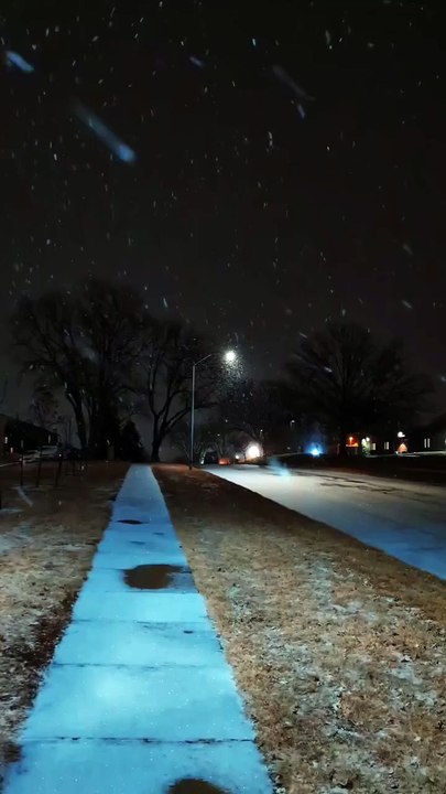 Snow night 🌃🌨️