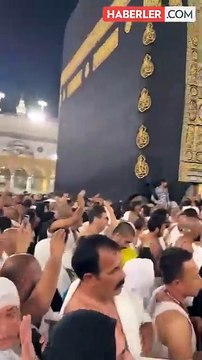 Alişan, eşi Buse Varol ile Umre'ye gitti: Üçüncü kez görmek kısmet oldu