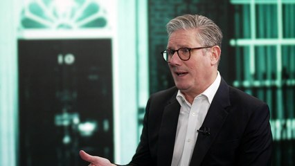 Keir Starmer Responds to Farmer's Protest During Visit 🚜