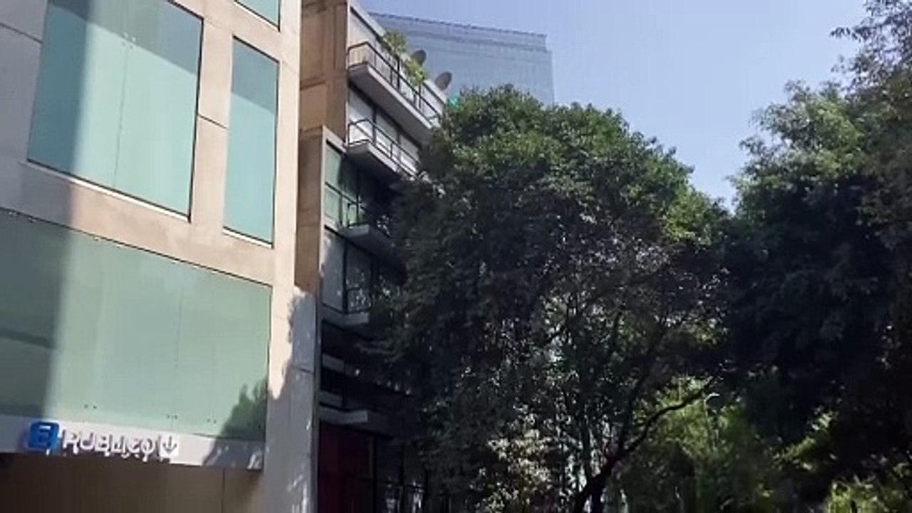 Hallan cuerpos en descomposición en departamento de la colonia Juárez