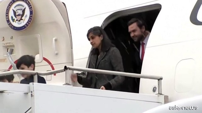 JD Vance arriva a Monaco di Baviera nel giorno del presunto attentato