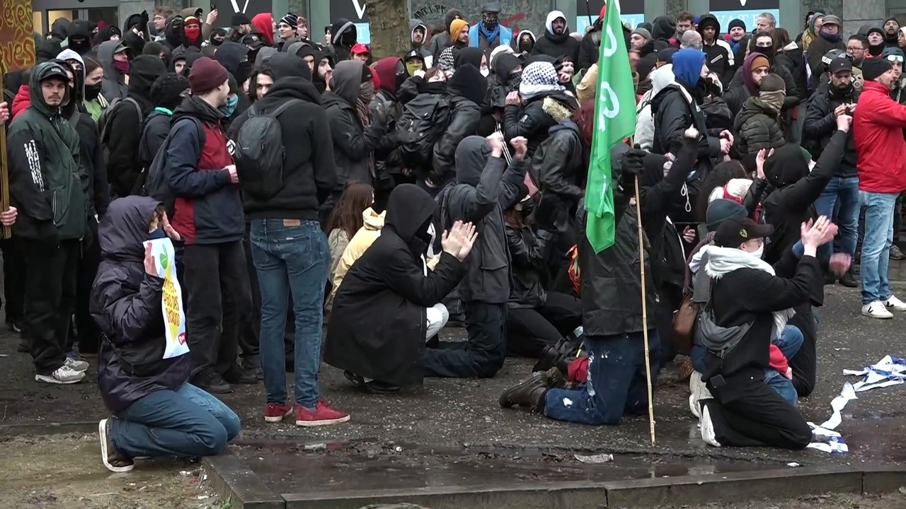 Manifestation nationale: affrontements entre police et manifestants aux abords du MR