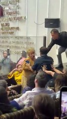 VIDEO: Se pelean reporteras en el Congreso de Sonora