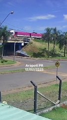 Brutal accidente entre un camión y un tráiler: el desenlace es terrible