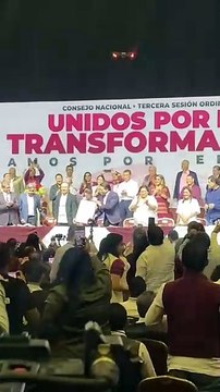 Recibe Claudia Sheinbaum constancia como ganadora del proceso interno de Morena