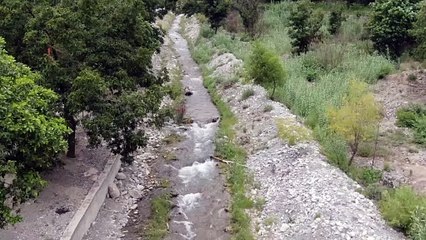 Marco González supervisa trabajos de ahorro de agua en producción nogalera en Rayones