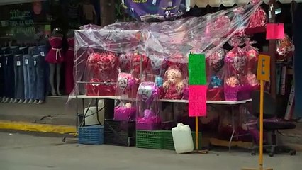 Piden a comerciantes de Monclova evitar invadir vialidades con mercancía