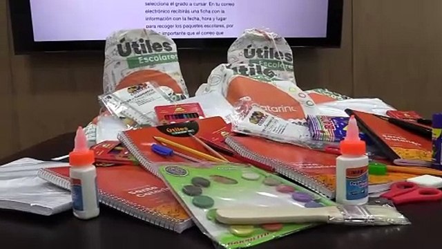 Arranca Jesús Nava entrega de paquetes de útiles escolares en Santa Catarina
