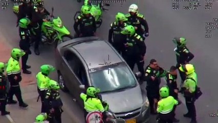 VIDEO | Cuatro ladrones pretendían llevarse millonario botín bancario, pero cayeron tras persecución en Bogotá
