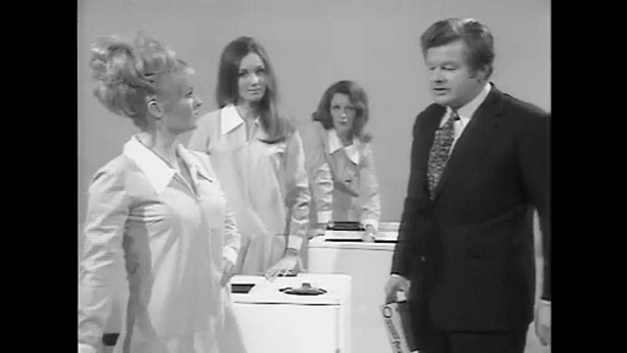 Benny Hill - When Things Go Wrong (1971) (720p_50fps_H264-128kbit_AAC)
