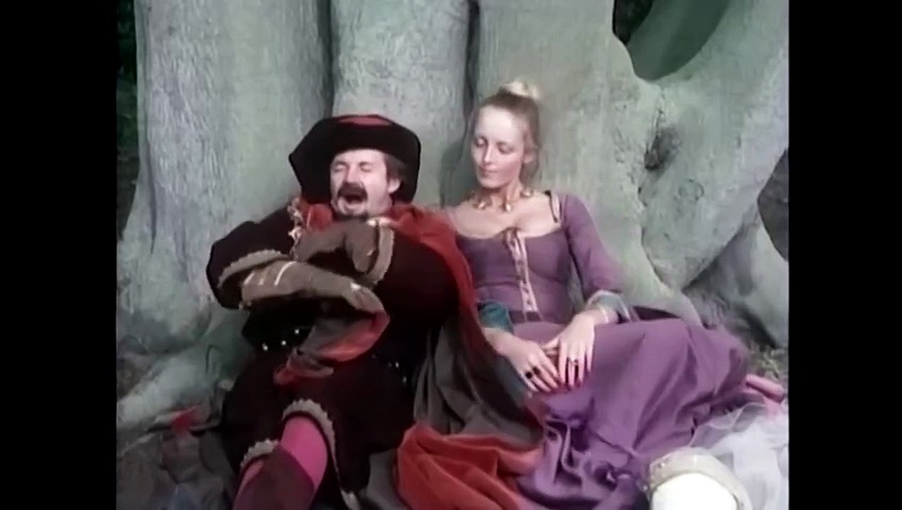 Benny Hill - The Misadventures of Robin Hood (1976)