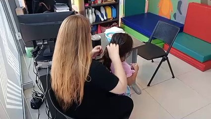 Encuentran a niña de 4 años que salió sola a buscar a su papá en Escobedo