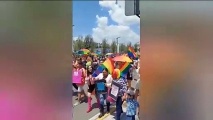 VIDEO: Exige marcha del Orgullo LGBTTTIQ+ en Toluca aprueben infancias diversas