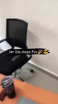 VIDEO: Osito regresa a clases en la Facultad de Ciencias de la Comunicación