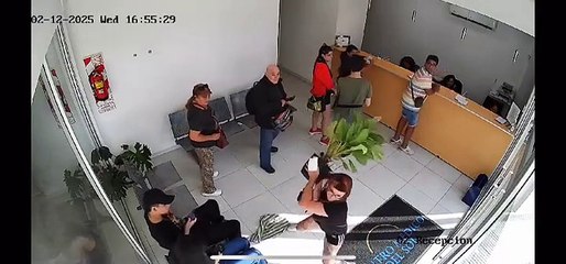 Rompió todo en una clínica porque no quisieron atenderla por no tener el ticket de pago