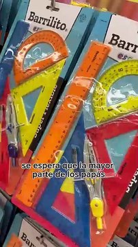 Padres de familia anticipan regreso a clases con compras de útiles escolares en Monterrey