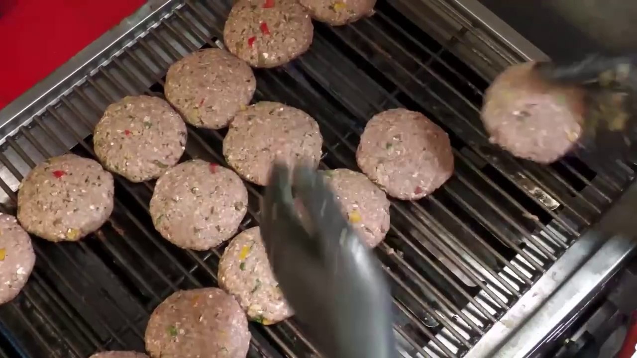 German Street Food Berlin / The Street Food King of Sausage