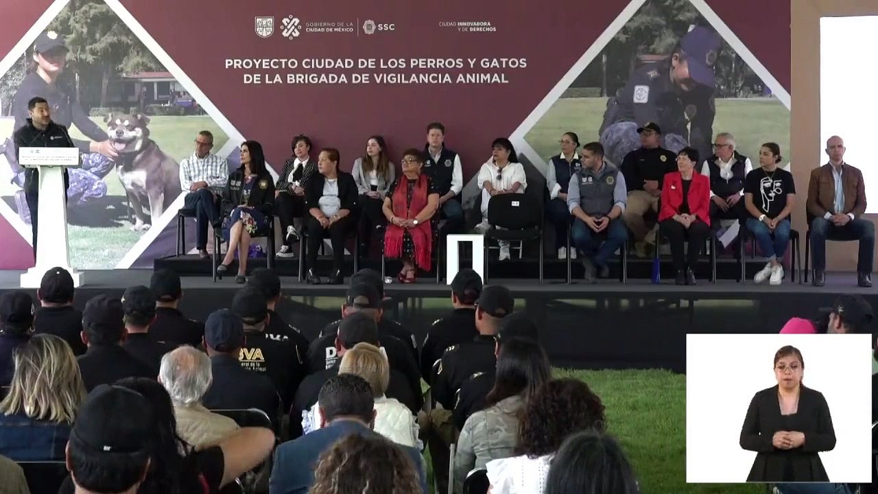 Presenta Martí Batres el proyecto Ciudad de los Perros y Gatos