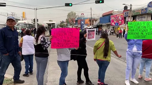 Bloquean vecinos de Ecatepec, Vía Morelos por falta de agua