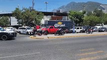 Camión de cerveza Corona se queda sin frenos e impacta  a 11 carros en San Pedro