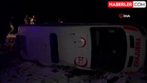 Siverek'te Yoğun Karda Kontrolden Çıkan Ambulans Şarampole Devrildi