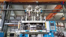 Dual-Injection Vertical Injection Molding Machine Bicycle Pedal Production｜Huarong