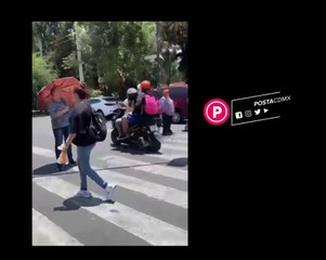 Bloqueo en Azcapotzalco por falta de pago del bono del Día de las Madres