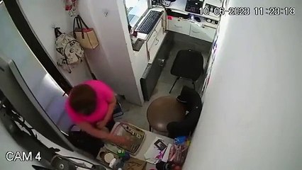 Mujer roba 750 mil pesos en su segundo día de trabajo