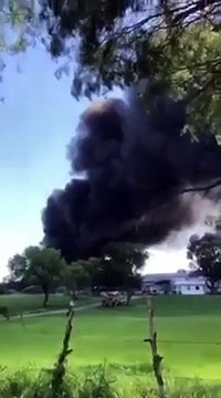 Aparatoso incendio en taller de tráileres en Zuazua moviliza a corporaciones