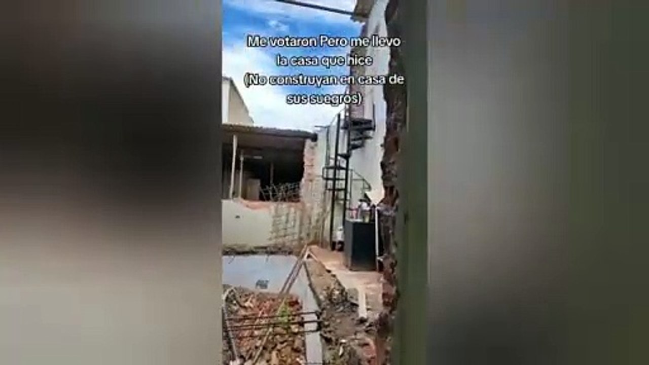 ¡Se lleva todo...hasta la casa! Le rompe el corazón, su esposa lo corre