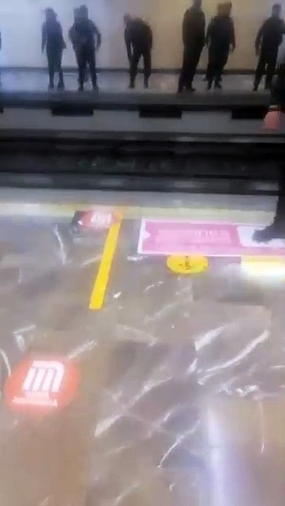 Muere joven electrocutado tras caer a vías del Metro Bellas Artes en la CDMX