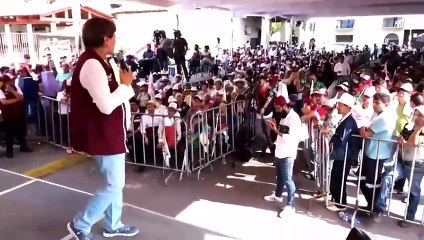 Promete Delfina Gómez mejorar condiciones laborales de policías