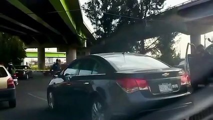 Muere conductor tras choque en Nezahualcóyotl