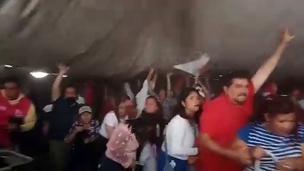 Viento acaba con evento de Alejandra del Moral en Tecamac, derribó una lona
